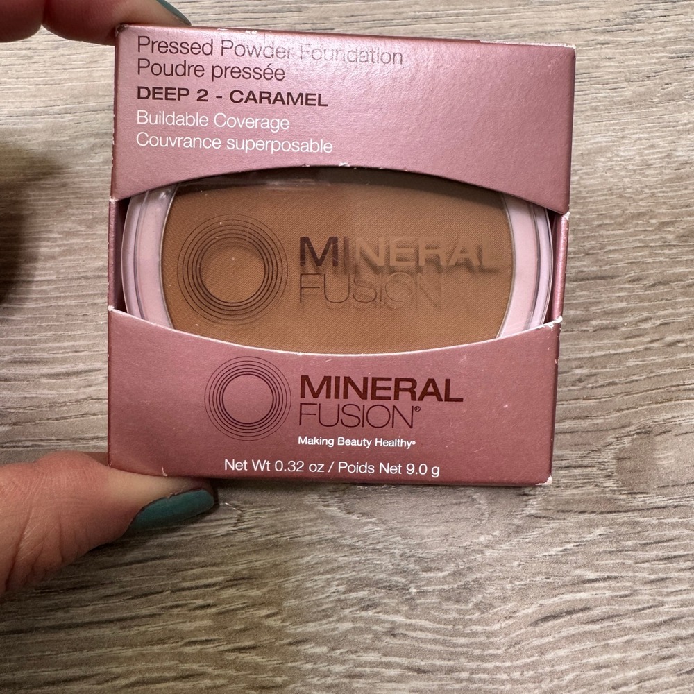 Mineral Fusion Pressed Powder Foundation NIB Deep 2 Caramel 0.32oz Vegan‎ Makeup